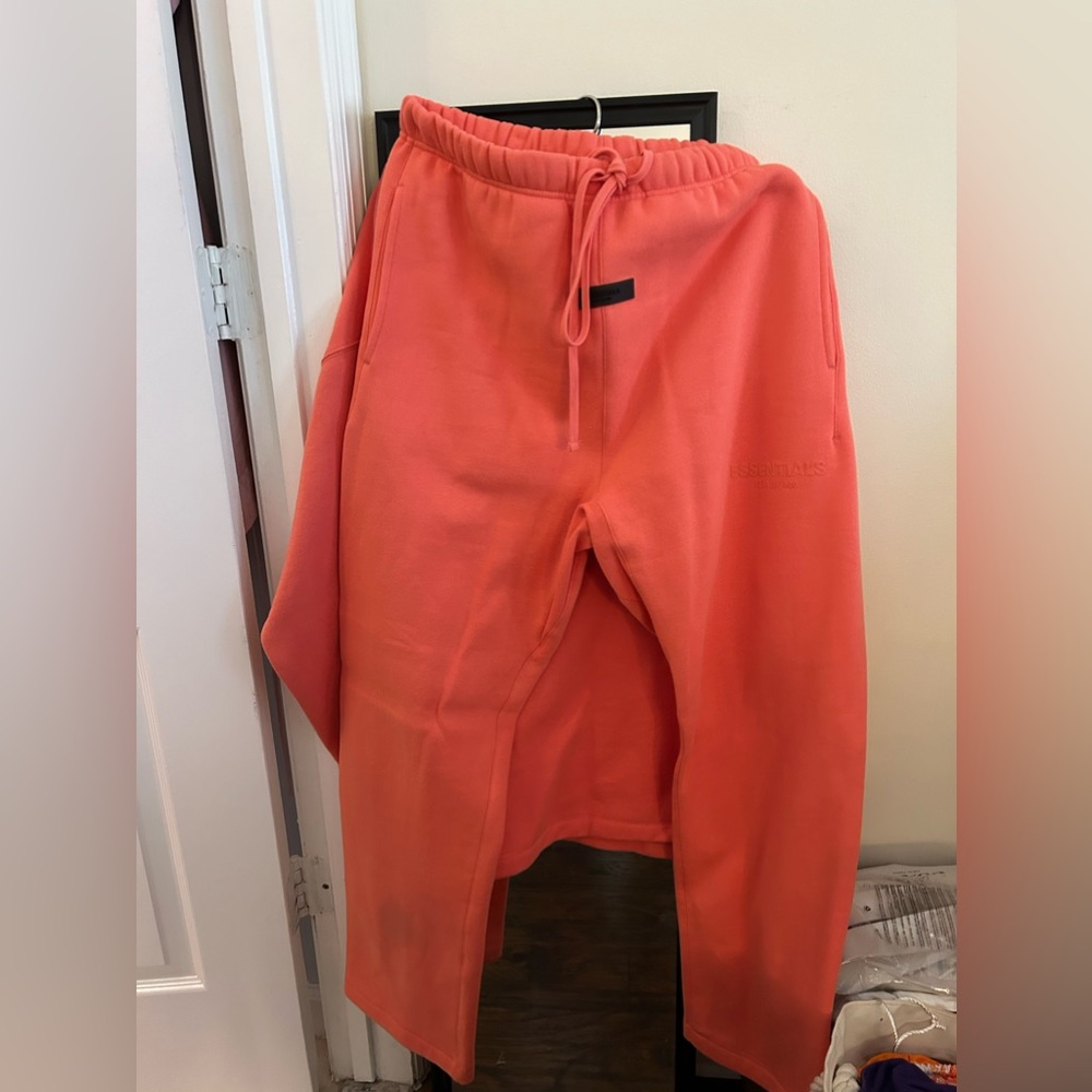 Essentials Outfit - Picture 3 of 3